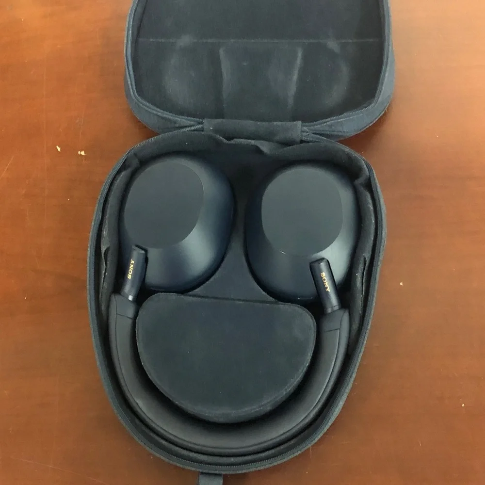 Sony WH-1000XM5 Wireless Over-Ear Headphones in Dark Blue noise-cancelling